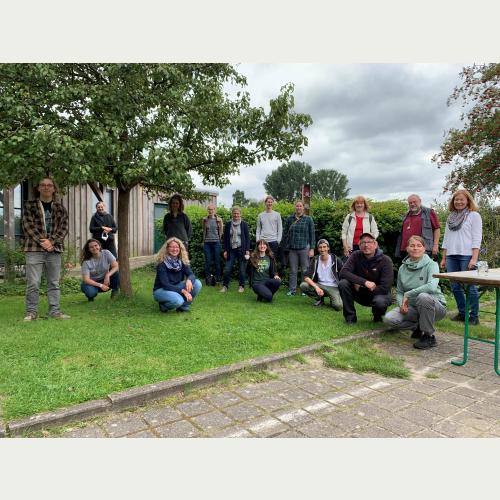 Bestanden: Der erste Bronze-Kurs Feldbotanik unter Leitung von Dr. Kristin Ludewig (4.v.l.)