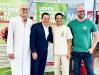 Freuen sich über den Start der gemeinsamen Aktion: Dr. Sven Peine (Direktor des Instituts für Transfusionsmedizin im UKE), Stephan Liesegang (Vorstandsvorsitzender Sparda-Bank Hamburg), Schirmherr Kostja Ullmann und André Palm (Loki Schmidt Stiftung), v.l.n.r.