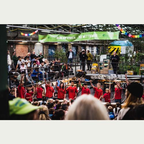 Die Percussion-Band Tam Tam der Staatlichen Jugendmusikschule Hamburg sorgte für den richtigen Rhythmus 