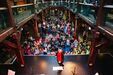 Die Fabrik in Ottensen bot viel Platz zum Feiern und Staunen - die Kinder fühlten sich sichtlich wohl. Foto: Linus Koch